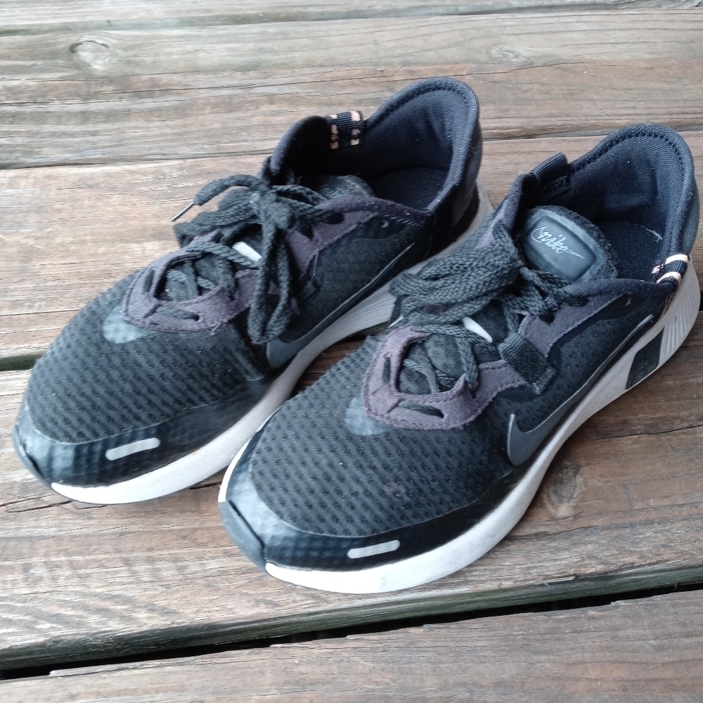 NIKE Reposto CZ5630-002 White & Black Grey Check Women's US Size 9 Running. 317
